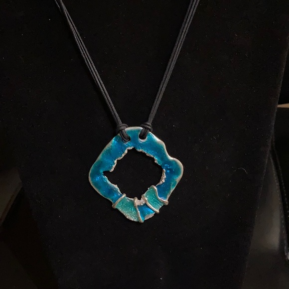 Jewelry - Unique boutique necklace